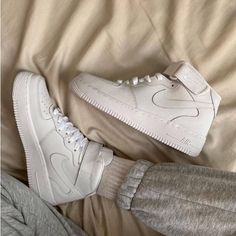 New In Box Unisex Big Boys Size + 1.5= Womens Size Air Force 1 Mid Outfit Woman, Comfortable White High-top Sneakers With Cushioned Footbed, Air Force 1 Mid Outfit, School Air, Air Force 1 Outfit, White Huaraches, Blue Basketball Shoes, Red Basketball Shoes, Pink Nike Shoes