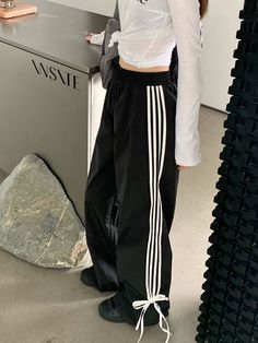 Machine wash and hang dry for optimal quality.Sizes usually run smaller than USA sizing, we recommend to size up once for correct sizing. Contact us for additional concerns. Baggy Pants Women, Sweatpants Streetwear, Korean Fashion Black, Streetwear Korean, Exercise Pants, Black Jogger Pants, Body Exercise, Y2k Fairycore, Sports Pants Women