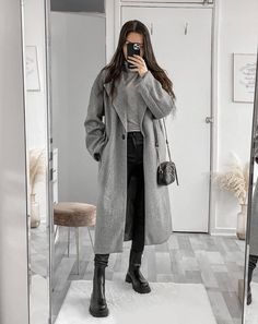 Grey Long Jacket Outfit, Outfit Manteau Gris, Grey Overcoat Outfit Women, Long Grey Coat Outfit, Maxi Coat Outfit, Grey Coat Outfit, Mantel Outfit, Long Coat Outfit, December Outfits