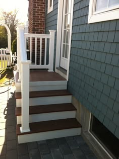 Decking Platform, railing and steps. Patio Stairs, Apartment Entrance, Patio Steps, Deck Steps, Building A Porch, Exterior Stairs, Front Porch Design, Outdoor Steps