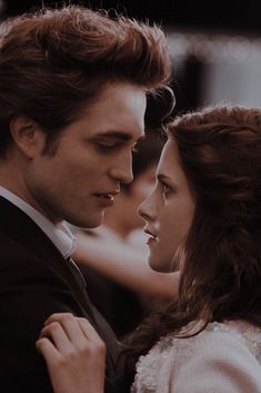 the twilight saga breaking dawn movie poster with robert patties and rose depporama