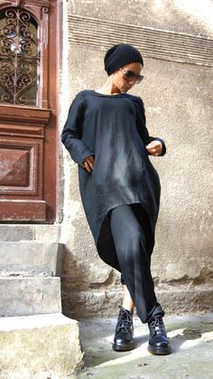 NEW COLLECTION Black Long Linen Shirt / Extravagant Shirt / | Etsy Mode Edgy, Long Linen Shirt, Fancy Shirt, Asymmetrical Shirt, Boho Mode, Stil Boho, Mode Boho, Neue Outfits, Loose Shirts