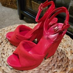 Jlo Platform Hi Pump -New Never Worn Jlo Shoes, Shoes Platform Heels, Red Platform Shoes, Black Lace Shoes, Jennifer Lopez Shoes, Red Platform, Gold Platforms, Shoes Platform, Croc Print