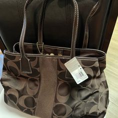 New With Tags Brown Handbag With Middle Section Clasp Shoujo Girl, My Shopping List, Bags Coach, Coach Handbag, Big Bag, Fancy Bags, Brown Handbag, Vintage Purses, Big Bags