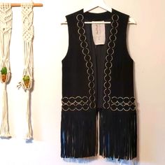 Free People Suede Leather Fringe Metal Ring Heavy Jacket Vest Size 6. Pristine Condition, Very Heavy So Not Able To Bundle Due To Weight Restrictions. Single Ring Accent Down Open Front And Double Stacked Metal Ring Accents All Around Hem. Fabulous Finger On Chest, Hem And Back Of The Shoulders. Super Unique And Fun To Throw On Over You Fav Dress For A Rocker Grunge Look. Chest 19" Length Without Fringe 23" Fringe 10" Hng Heavy Jacket, Single Ring, Grunge Look, Free People Jacket, Jacket Vest, Leather Fringe, Metal Ring, Metal Rings, Suede Leather