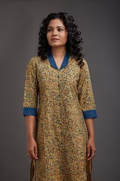 Rania Collar Kurta Collar Kurti, Collar Kurta, Salwar Neck Designs, Indian Kurti Designs, Kurta Patterns, Kameez Designs, Churidar Designs, Ideas Clothes