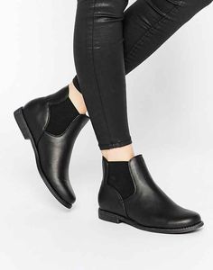 38 Cheap Pairs Of Shoes That Look Like A Million Bucks Flat Chelsea Boots, How To Have Style, Makeup Glam, Boating Outfit, Outfit Women, Womens Shoes High Heels, Clarks Shoes, Chelsea Boot