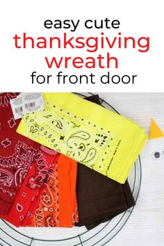 an easy thanksgiving wreath for front door with the words, easy cute thanksgiving wreath for front door