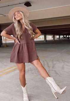 Rodeo Dress Outfit, 27 Year Old Fashion Outfits, Country Concert Dress, Napa Outfit, Vestidos Country, Austin Trip, Hoco 2023, Boutique Photos, Bump Fashion