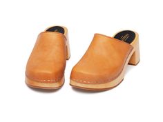 • Vegetable tanned leather • Lime tree • Hight: 62 mm/2.4 inches • Rubber Swedish Clogs Outfit, Fall Clogs, Clogs Outfit, Swedish Clogs, Swedish Hasbeens, Lime Tree, Suede Clogs, Clog Boots, Wooden Clogs