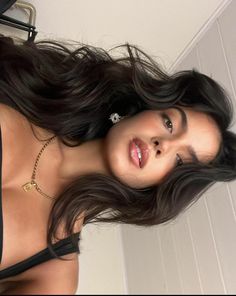 Brunette Face Claim Aesthetic, Makeup Inspo Brunette, Id Photo Makeup Inspiration, Makeup Looks Black Hair, Pretty Girl Aesthetic Black Hair, Cute Woman Aesthetic, Dark Features Women, Hispanic Face Claims Female, Brunette Woman Aesthetic