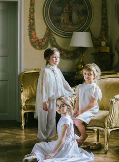 Gaun Abad Pertengahan, Royal Aesthetic, Kids Create, Princess Aesthetic, White Dresses, Downton Abbey, Spring Summer 2014, Fashion Mode