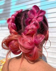 Pink And Purple Mixed Hair, Pink Hair Costume Ideas, Hot Pink Hair Aesthetic, Short Rave Hair, Rave Hair Styles, Pink And Peach Hair, Rave Hair Ideas, Edc Hairstyles, Fall Vivid Hair