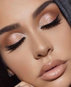 Nude Lip Makeup, Make Up Diy, 2018 Makeup, Mermaid Beauty, Pageant Makeup, Make Up Foundation, Makeup Looks For Green Eyes, Shimmery Eyeshadow