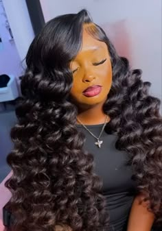 Weave With Curls, Hairstyles For Heat Damaged Hair, Hairstyles For Heat, Senior Picture Hairstyles, Wig Style Ideas, Cute Weave Hairstyles, Two Ponytail Hairstyles, Cute Everyday Hairstyles