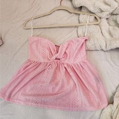 Size Medium Never Worn Strapless Tops For Spring And Summer, Strapless Summer Tops For Spring, Feminine Spring Strapless Tops, Feminine Strapless Top For Spring, Feminine Strapless Tops For Summer, Feminine Strapless Tops For Vacation, Pink Strapless Top, Pink Babydoll, Cute Sets