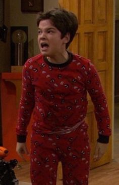 Red Pjs, Being Angry, Nathan Kress, Middle Of The Night, Reaction Face