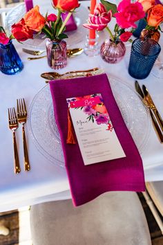 wedding table design bright and modern Navy Blue And Fuschia Wedding Decorations, Magenta Tropical Wedding, Blue Orange Magenta Wedding, Vibrant Wedding Table Decor, Colorful Place Setting, Colorful Napkins Wedding, Citrus Wedding Table Decor, Magenta And Orange Wedding, Fuschia Orange Wedding