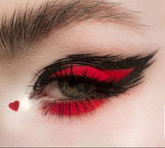 Спонж Beauty Blender, Goth Eye Makeup, Punk Makeup, Makeup Drawing, Graphic Makeup, Eyeliner Styles, Swag Makeup, Emo Makeup, Makijaż Smokey Eye