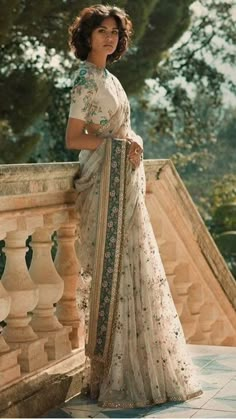 85 Modern Saree Draping Styles || How To Wear Saree In An Interesting Way | Bling Sparkle Indian Nikkah Outfit, South Asain Clothes, Winter Desi Outfits, Sabyasachi Blouses, Farewell Sarees School, Winter Saree, Indian Inspired Fashion, Sabyasachi Sarees, Bridal Sari