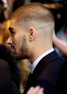 Zayn Malik Bald, Zayn Malik Images, Buzz Cut With Beard, Bald Haircut, Mens Haircuts Short Hair, Zayn Malik Photos, Hairstyle Men