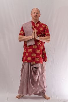 we offer you wonderful Dhoti, Kurta + Chadr fashionable and high-quality, perfectly fits the body, very pleasant for the body, and light. Dhoti 4.5 meter Orange Barder Chadar 2.5 meter Kutra (Bagal Bandi) this spiritual garment is made especially for the devotees of the Lord. Aham Brahmasmi, Yogananda Quotes, Fancy Stuff, Baskets For Men, Paramahansa Yogananda