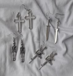 Emo Earrings Aesthetic, Silver Earrings Aesthetic Grunge, Emo Earrings, Styl Grunge, Grunge Earrings, Grunge Jewelry, Goth Earrings, Cool Piercings, Earrings Aesthetic