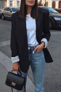 Ootd Blazer Noir, Outfit Avec Blazer Noir, Outfit Schwarzer Blazer, Blazer Noir Outfit, Outfit Blazer Noir, Blazer And Tshirt, Jeans Outfit Women