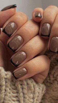 Fall is here, bringing with it a new season of nail inspiration that’s both fresh and stylish. Imagine your fingertips adorned with rich, autumnal hues, creative patterns, and subtle yet sophisticated designs that capture the Brown Nails Design, Fall Nail Trends, Cute Nails For Fall, Smink Inspiration, Nail Swag, Nail Forms, Brown Nails, Fall Nail Designs