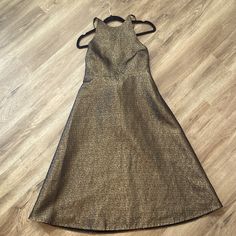 This Gorgeous Halston Heritage Halter A-Line Dress Is In Perfect Condition No Flaws With A Garment. Brand New With Tags. From A Smoke Free Pet Free Home. Gold Halter Dress, Halston Heritage Dress, Halston Heritage, Halter Dress, A Line Dress, A Line, Midi Dress, Brand New, Womens Dresses