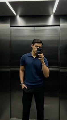 Ig@danielpachh Mens Semi Casual Outfits, Outfits Hombre Elegante Casual, Smart Casual Men Outfit, Minimalist Outfit Men, Men Cocktail, Men Dressing, Semi Casual Outfit, Masculine Outfits, Mens Dress Outfits