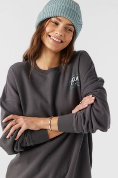 Your new go-to sweatshirt, featuring a classic oversized fit, soft cotton feel and printed art detail. O'Neill Women's crewneck sweatshirt 27 3/8" In Length Oversized fit Soft cotton feel Rib cuffs and neck 100% Cotton Suits Series, Loungewear Outfits, Spring Suit, Loungewear Dresses, Womens Wetsuit, Denim Sweater, Printed Art, Womens Crewneck, Womens Clothing Sizes