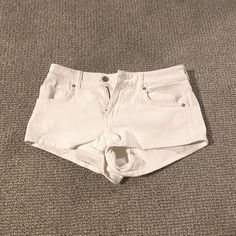 Divided White Jean Shorts Size 4 Or Eur 36 Never Worn, Perfect Condition! No Stains Or Dirt Low Waist Shorts, Personal Things, White Jean Shorts, Cat Room, Low Waist, White Jeans, Jean Shorts, H&m, Color White