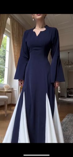 Mode Niqab, Dress Classic Style, Evening Fashion, Modest Dresses Fashion, Dress Minimalist, Muslim Fashion Hijab Outfits, Dress Modest, Modest Dresses Casual, Elegant Dresses Classy