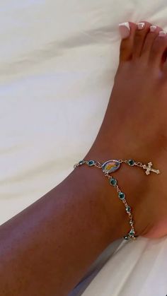 Jewellery Stack, Custom Gold Jewelry, Closet Art, Pretty Toe Nails, 90s Hip Hop Fashion, Nails Today, Ankle Jewelry