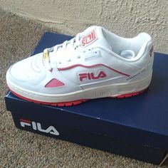 Brand New In The Box Fila Teratach 600 Low Profile Shoes. Lace Closure, Leather Upper. Color Are White Red And Gold Detail. Accepting Reasonable Offers.. Key Word Reasonable. Fast Shipping From A Top Rated Seller. Well Priced. Nike Air Max Tn, Grey Shoes, Green Shoes, Polo Dress, Classic Leather, White Shoes, Red And Gold, Blue Shoes, Mens Shoes Sneakers