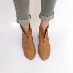 "These super nice and comfortable women's ankle boots in tan leather are the softest shoes you will never ever have! Their will be perfect to complete your boho look! ► Made to order boots, I will be delighted to personally handcraft a pair especially for you! ► Upper in buttery Tan Italian leather ► Available in many wonderful colors, see them all on picture #10, let me know your favorite one! If you fancy another color or material, just let me know: I love custom orders and I will be happy to Flat Heel Ankle Boots, Boots Boho, Womens Booties, Ankle Boots Leather, Boho Boots, Textile Bag, Booties Ankle Boots, Women's Ankle Boots, Soft Shoes