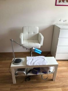 Pedicure Table Ideas, Nail Room Ideas Home, Tech Room, Home Nail Salon, Nail Salon Decor