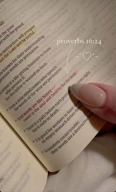 Journaling Ideas For Beginners, Creative Bible Journaling, Bible Journaling Ideas, Inspire Bible, Creative Bible, Motivational Bible Verses, Comforting Bible Verses, Christian Quotes God