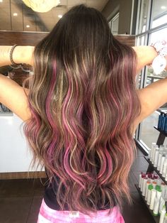 Brown Hair With Pink, Summer Hair Dye, Brown Hair With Pink Highlights, Brown And Pink Hair, Pink Hair Streaks, Pink Hair Highlights, Hair With Pink Highlights, Blue Hair Highlights, Pink Blonde