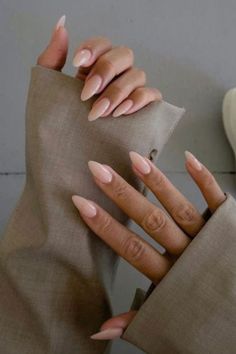 Elegant Nail Designs - the gray details Chic Long Nails, Paznokcie Hello Kitty, Neutral Nail Designs, Milky Nails, Nagel Tips