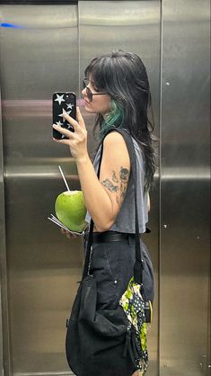 Tomboy Femme Summer Outfits, All Black Summer Outfits Casual, Masc Woman Outfit, Midsize Fashion Summer 2024, Tattoo Artist Outfit, Goth Summer Outfits, Summer Punk, Street Goth, Summer Goth