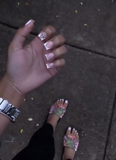 Short French Tip Acrylic Nails With Cross, Short Set Design Nails, Full Set Nails Acrylic Short Square, Short Extra Nail Designs, Baddie French Tip Nails Short, Nails With Ur Bf Initials, Klaws Nails Acrylic Short, Short Nails With Planet Charm, Medium Length Nails Black Women