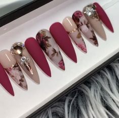 Acrylic Nails Kylie Jenner, Luxury Press On Nails, Floral Nail Designs, Leaving Facebook, No Code, Luxury Nails, Bling Nails