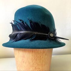 Gorgeous Teal Felt Hat With Black Feather Detail. Nwt Size Medium 57cm. Adjustable Brimmed Hat For Derby, Adjustable Brimmed Hat Bands For Derby, Formal Brimmed Hat With Feathers, Hat With Feather, Black Feathers, Felt Hat, Riding Helmets, Felt, Women Accessories