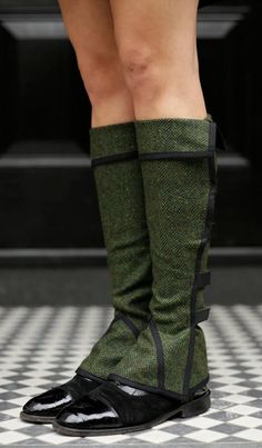 Wonderful gaiters hand crafted by Dadarella, style Forest.  100% wool, green herringbone pattern   Really cool to be worn on top of tight trousers with flat shoes; as well as to pimp up your skirts and heels combi. Fitted Wool Boots For Fall, Stretch Leg Warmers For Winter Cosplay, Fitted Green Winter Boots, Pattern Leggings Outfit, Green Fitted Winter Boots, Casual Green Leg Warmers For Fall, Fitted Green Leg Warmers For Fall, Knee-high Fitted Leg Warmers For Alternative Fashion, Leg Warmers Leggings