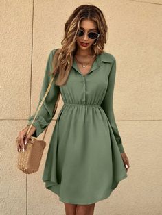 Fall/winter Dresses, Old Money Green Outfit, Wrap Dress Outfit, Glamorous Evening Dresses, Thrift Inspo, Magazine Editor, Clothes Wishlist, Plain Shirt, Belted Shirt Dress