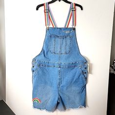 Denim Shorts Overalls #Takepride Nwt Size Xxl 99% Cotton 1% Spandex. Embroidered Rainbow And "Queen ". Bib Pocket, 2 Cut Pockets On The Sides And 2 On The Back. 3 Botton Ppening On Each Side. Measuring 44 Inches Waist, 13 Inches Front Rise And 5.5 Inches Inseam. Nice And Comfortable #Takepride # Overalls #Bib #Jeans #Denim #Festival Embroidered Casual Rainbow Bottoms For Pride, Goth Shorts, Lululemon Biker Shorts, Denim Festival, Embroidered Rainbow, High Rise Blue Jeans, Shorts Overalls, Lace Denim Shorts, Under Armor Shorts