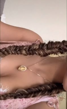 Fishtail Braids Aesthetic, Fish Tail Braid Curly Hair, Fishtail Braid On Curly Hair, Curly Hair Fishtail Braid, Fishtail Braid Curly Hair, Fish Tale Braids, Fish Braid Hairstyles, Fishtail Braid How To, Fishtail Dutch Braid