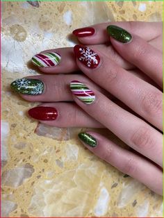 Red And Green Christmas Nails, Christmas Nail Designs Acrylic, Penguin Nails, Xmas Nail Art